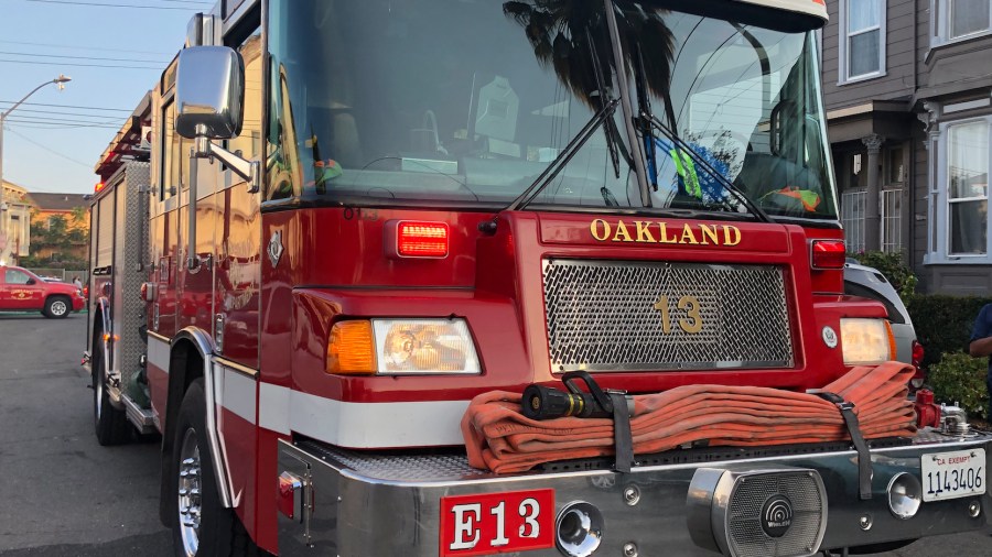 Oakland firefighters respond to fire on International Boulevard 1 oakland fire department truck kron yoli