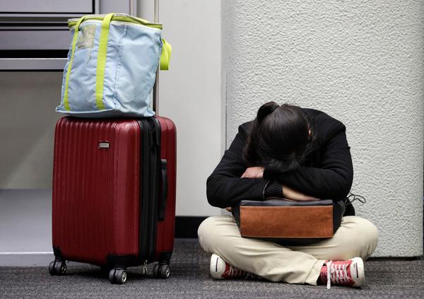 Cash or credit card refunds now required if flights are canceled or significantly delayed 1 20140107 airports1 JePNbz
