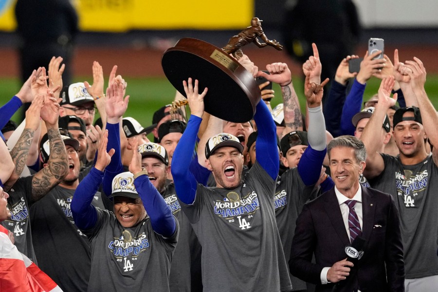 Dodgers plane delayed as team readied for return to Los Angeles 2 AP24305153822236 wRSIdU