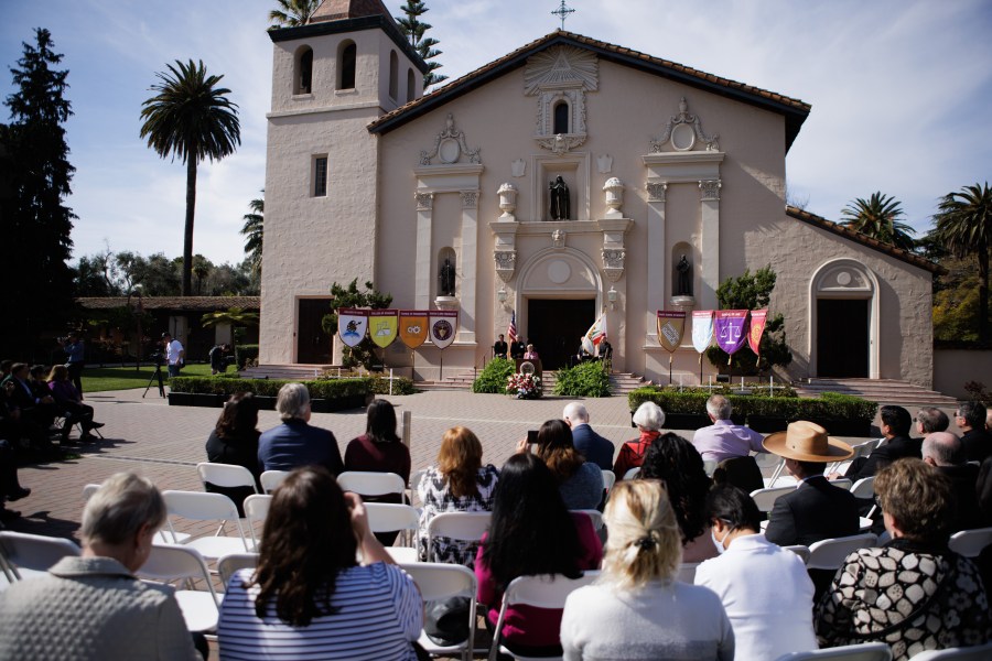 Santa Clara University violated federal law by only accepting Black applicants: lawsuit 1 GettyImages 1239238457 W8RgLX