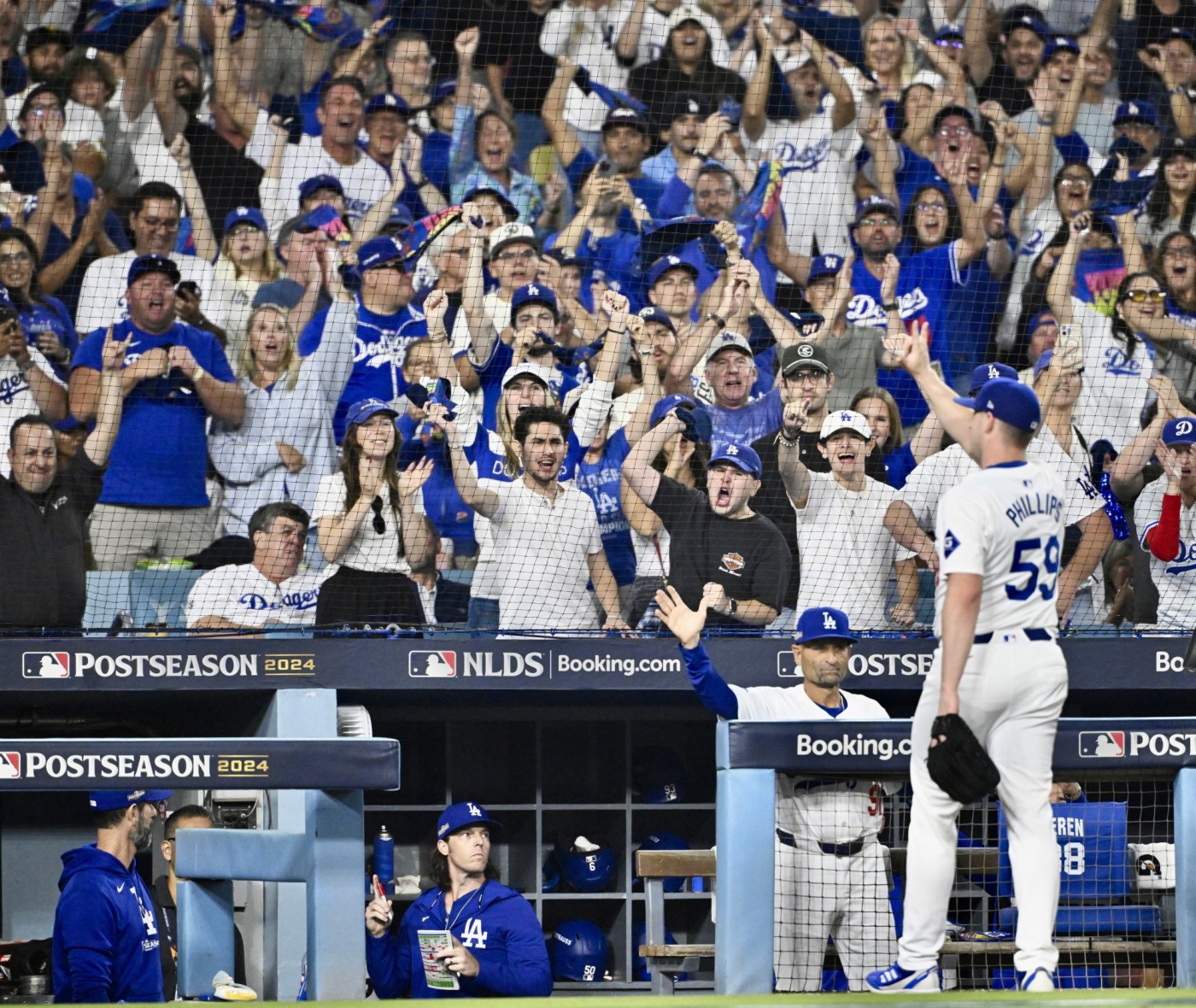 Alexander: The Dodgers banish the ghosts, and the Padres 1 LDN L DODGERS 1012 KB37 1 ps88Da