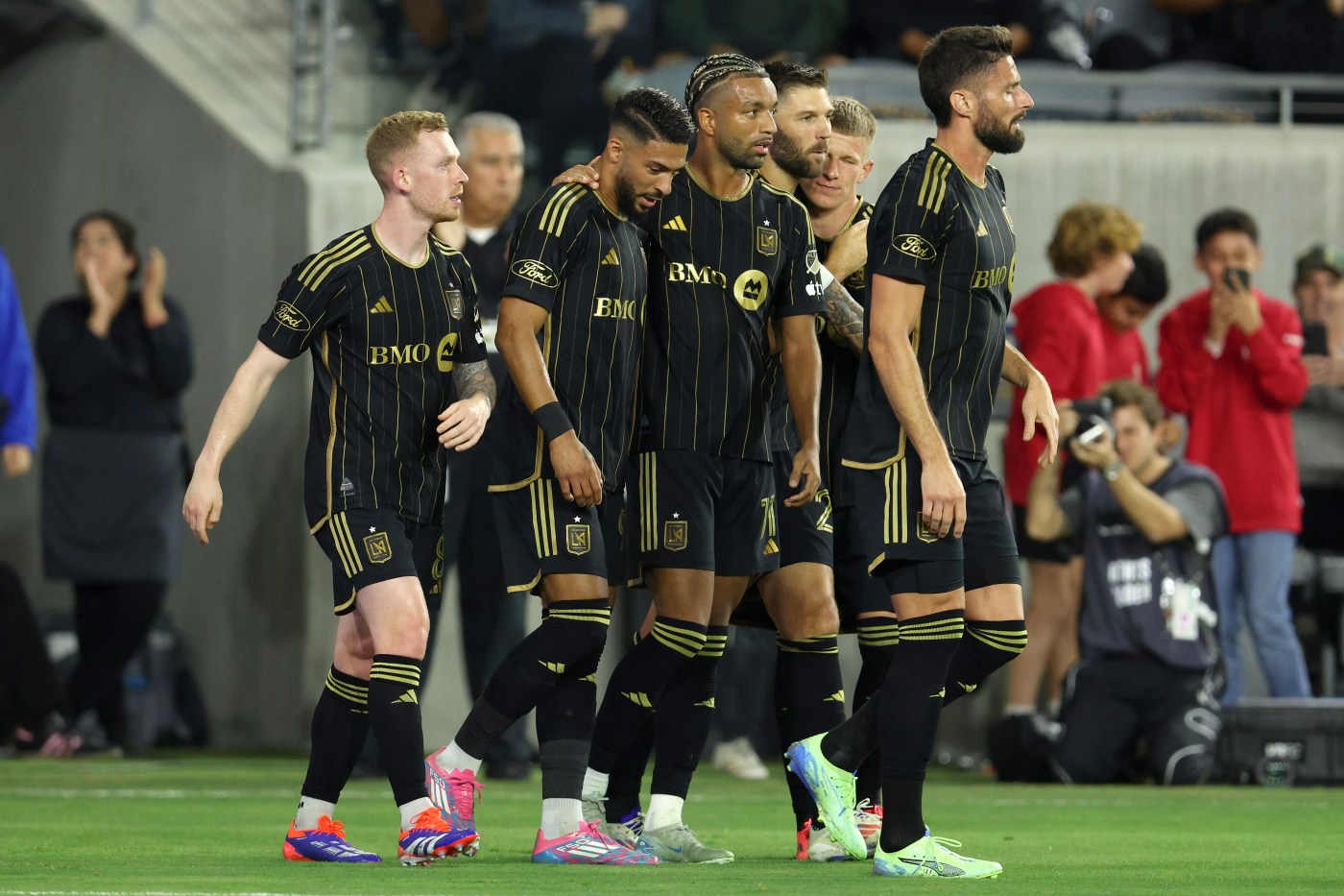 LAFC controls Vancouver, wins Game 1 in MLS playoffs opening round 1 LDN L LAFC 1028 03 1 DZ9Wa8
