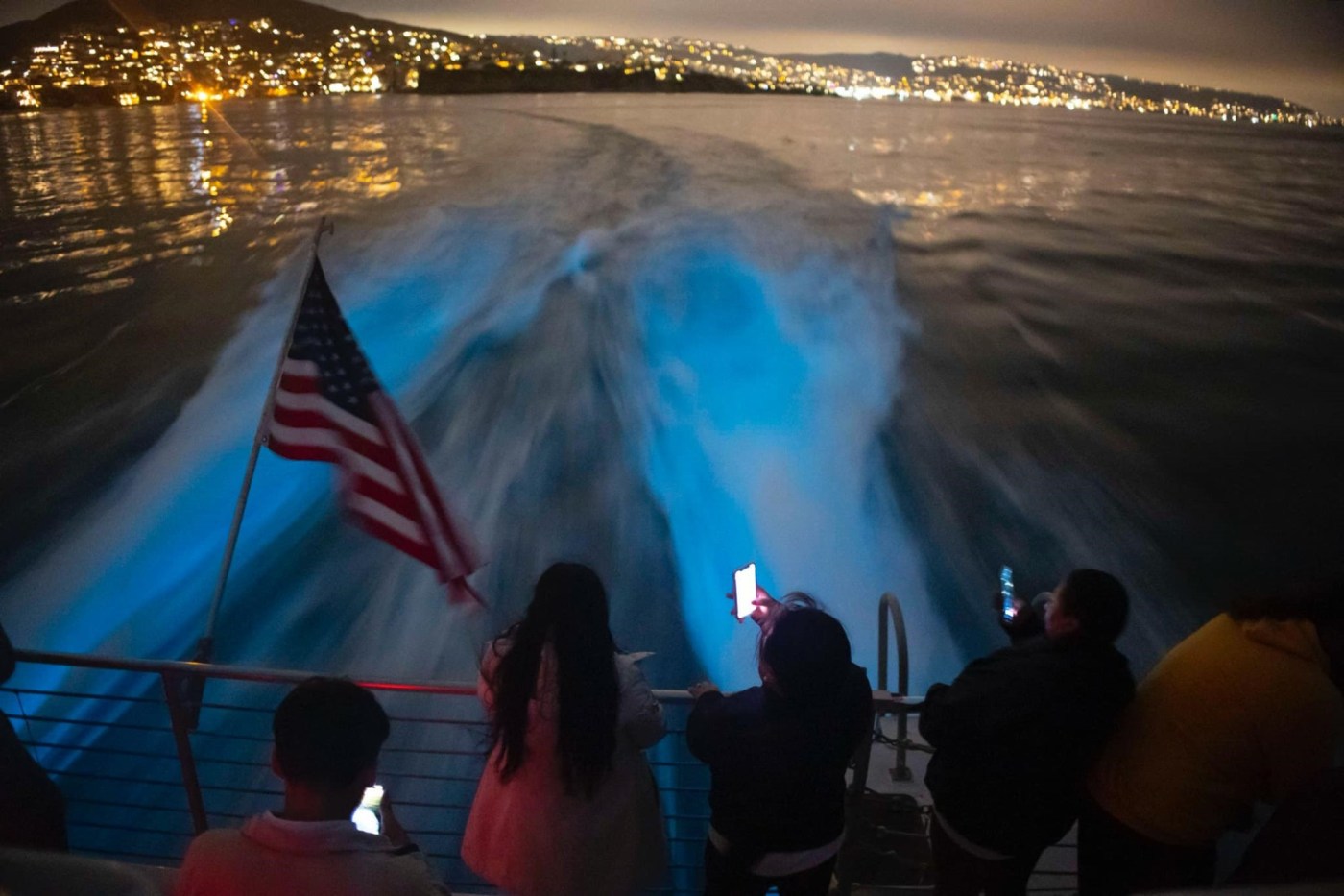 “Glow tours” out of Newport Beach give up close look at bioluminescence 1 OCR L BIOLUM 1017 03 57T3S0