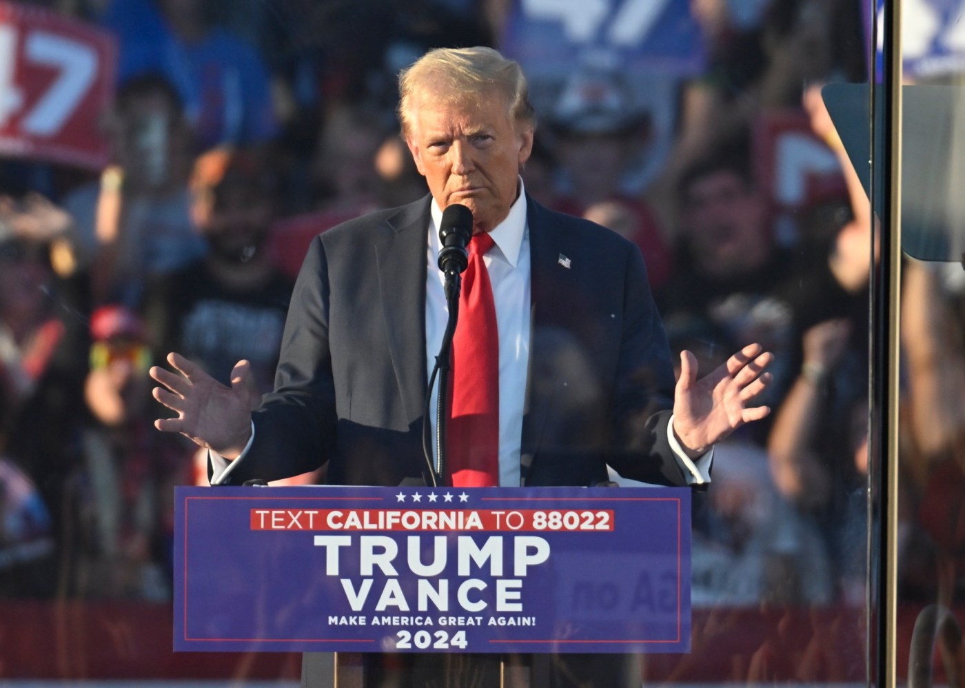 Assassination attempt against Trump thwarted with arrest in Coachella Valley, Riverside sheriff says 1 RPE Z TRUMP 1012 01 8c1f14 1 gsSrC3