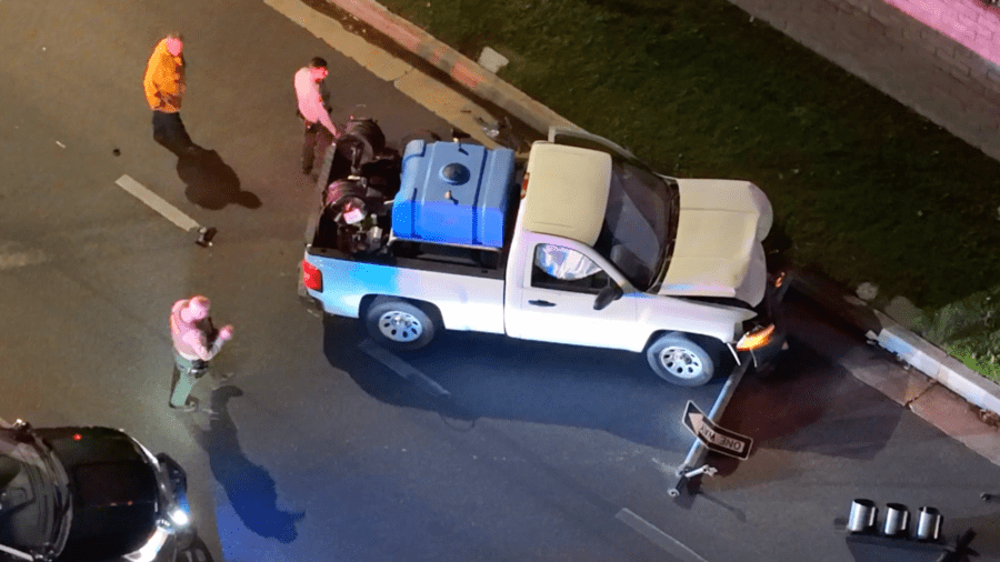 Pursuit suspect on the loose after crashing stolen water truck in Santa Clarita 1 Valencia crash 1 G4psQg
