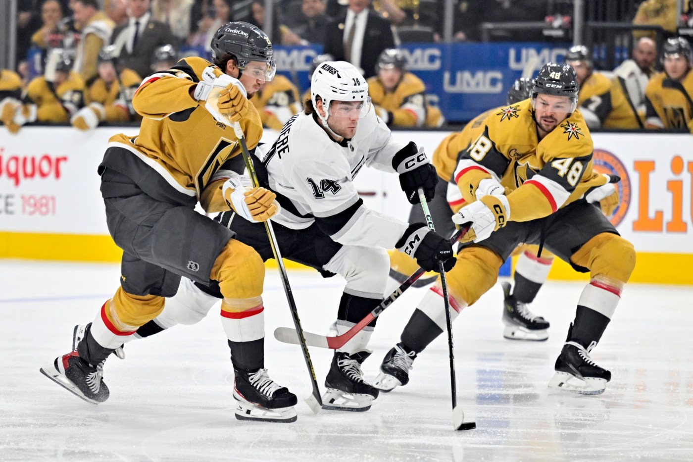 Which Kings team shows up against last-place Chicago? 1 AP24297255153244 AbjgYV