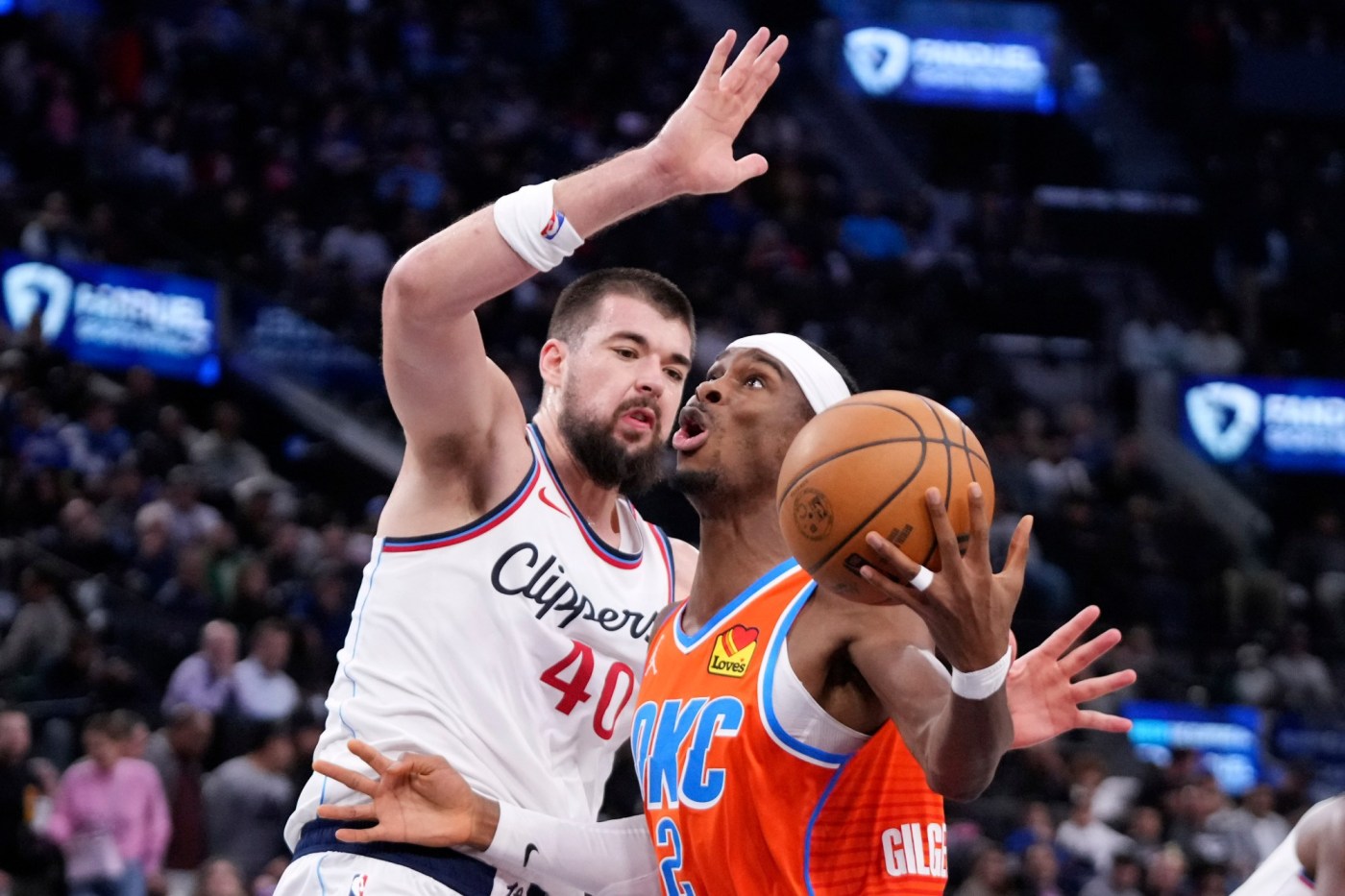 Clippers fall to Thunder, now 0-4 at Intuit Dome 1 AP24308133195793 wXUE18