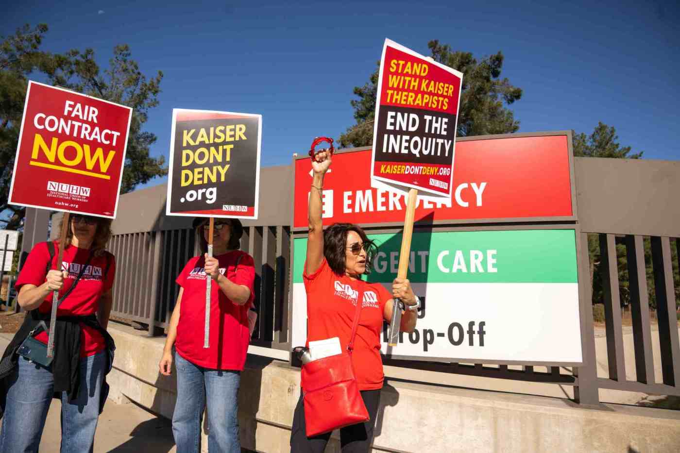 Where are Kaiser mental health workers picketing this week? 1 LDN L KAISER STRIKE 1023 03 SR 1 BL1mSh