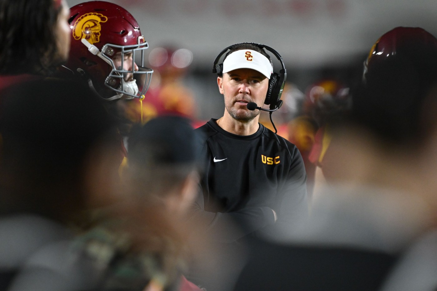 USC football is running out time to qualify for a bowl game 1 LDN L USC FBC 1026 DC 9 TeBqEo