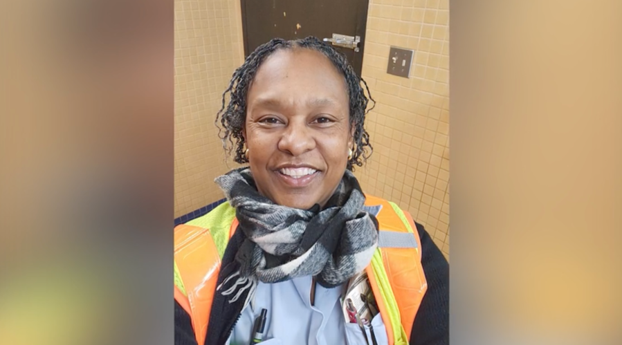 L.A. Metro driver shot in face on bus by ex-boyfriend who remains at large 6 Metro bus driver shot in face 1 CSbDrO