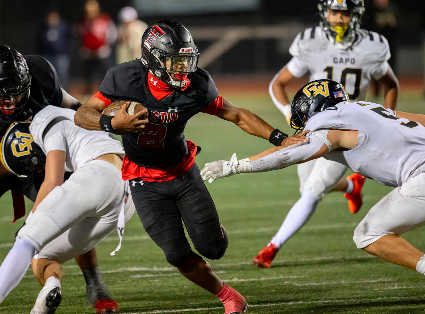 Tustin football locks down Capistrano Valley to capture Delta League title 6 OCR L HSFB CAPO TUSTIN 110202 f0USWa