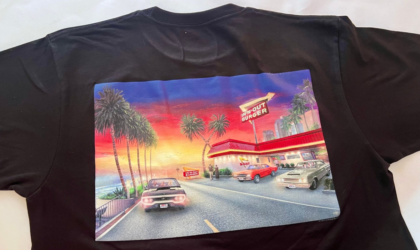 In-N-Out Burger’s 2025 collector T-shirt is on sale 1 OCR L INO SHIRT 1123 01 LoiEtI