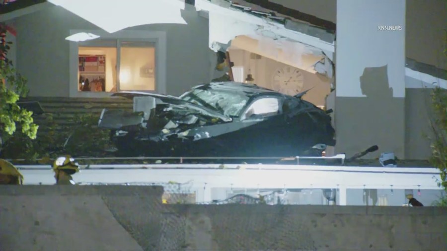 Car lands on balcony of Southern California home after wild crash 5 snapshot 41 5jQ7Ec