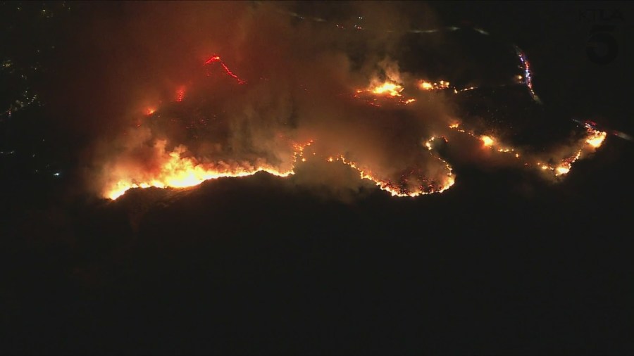 Fast-moving Malibu wildfire in photographs 14 snapshot 2 2 IYpOIg