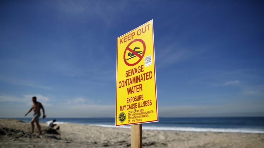 Fires prompt warnings for Los Angeles County beaches 1 AP18080660046714 e1677779171106 EsIrEA