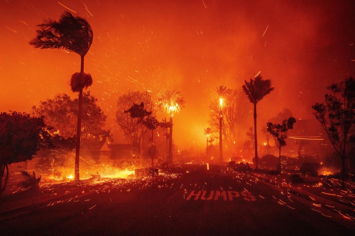 APTOPIX California Wildfires 36991 c1980e iZoy11