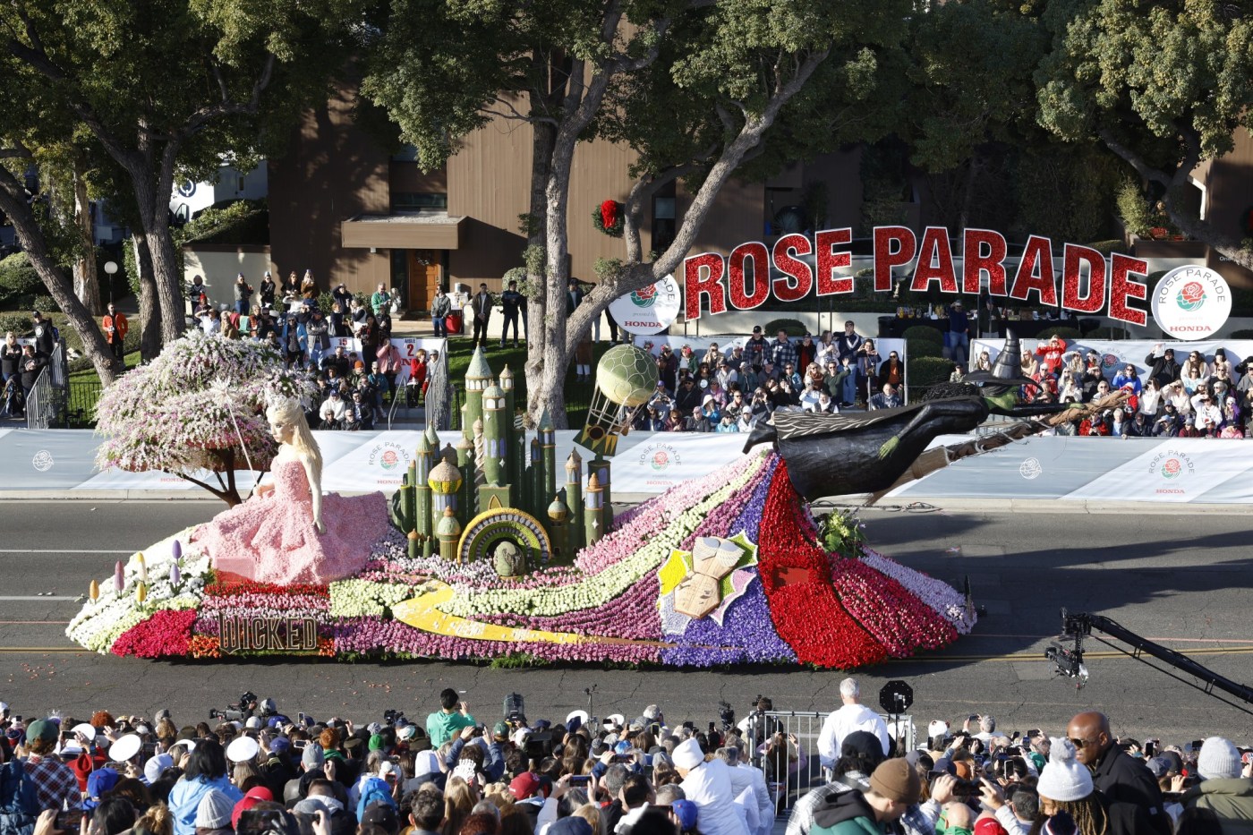 Top 5 moments from Rose Parade 2025 that had people talking 4 AS 6475 WZ97Qg