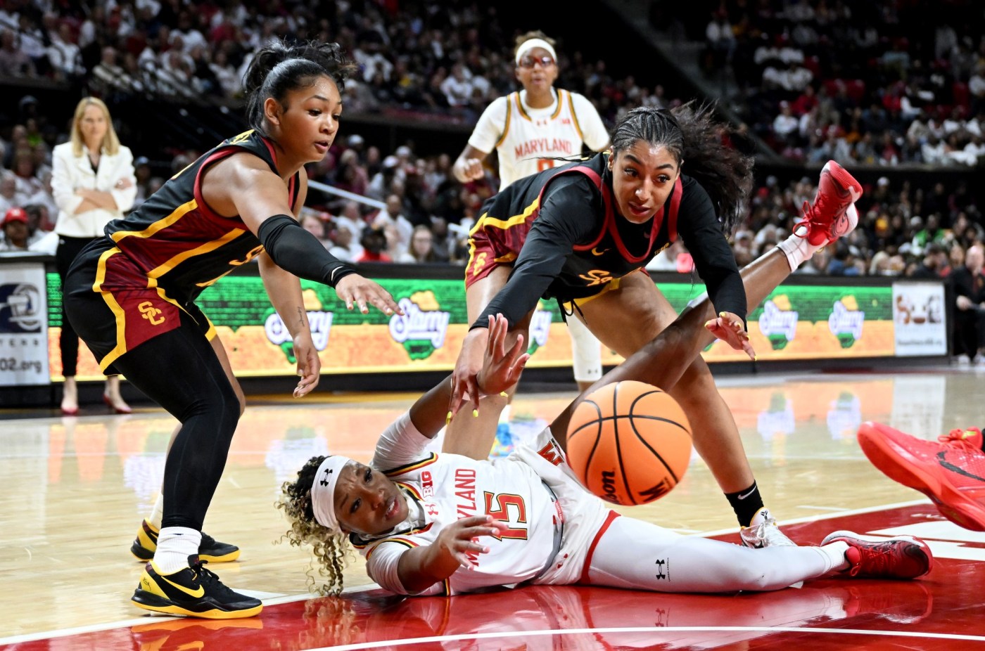 No. 4 USC women come home amid fires to host Penn State 1 GettyImages 2193045318 P42ZJu