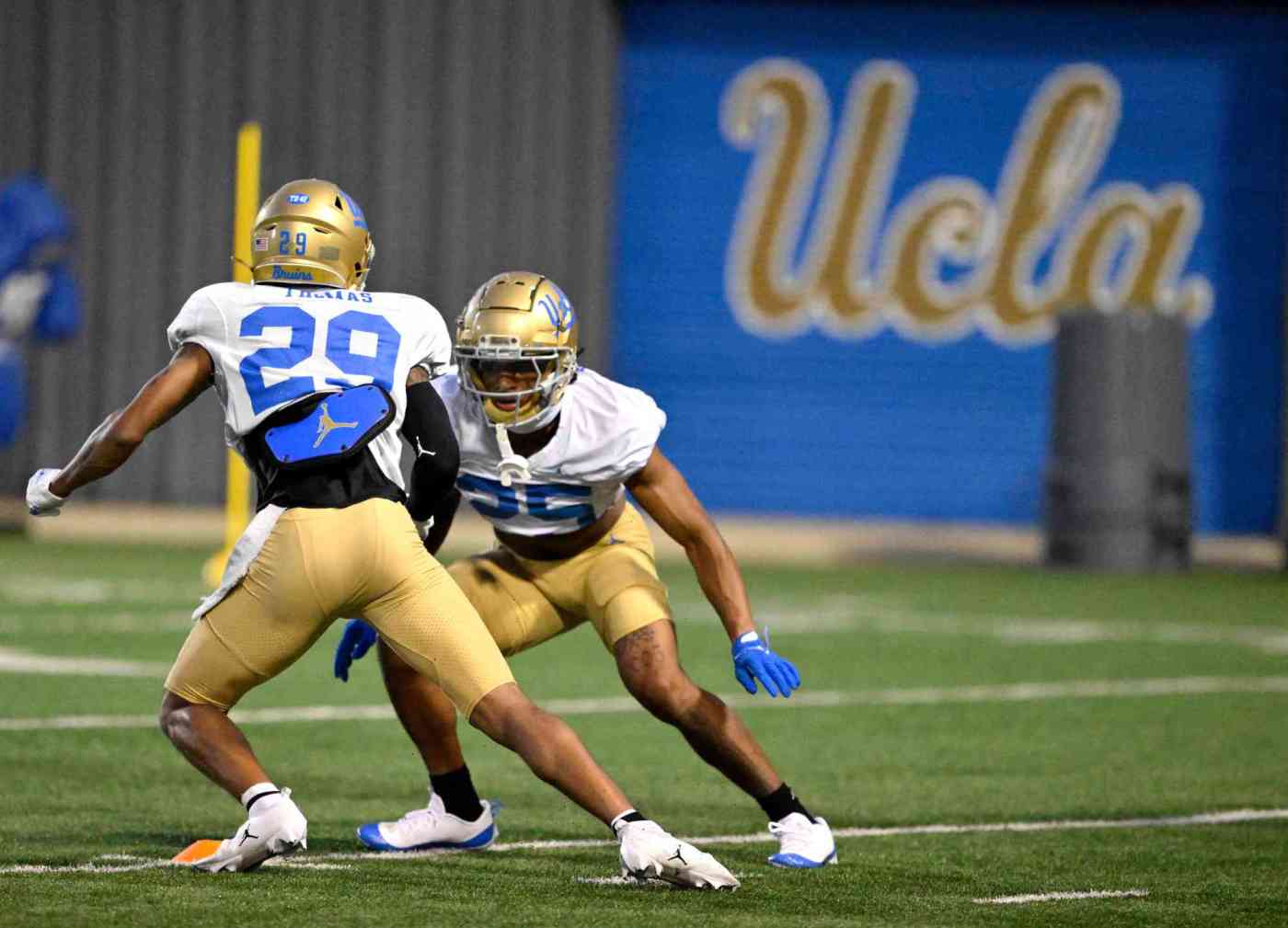 LDN L UCLA FBC 0420 KB83 li9TWE