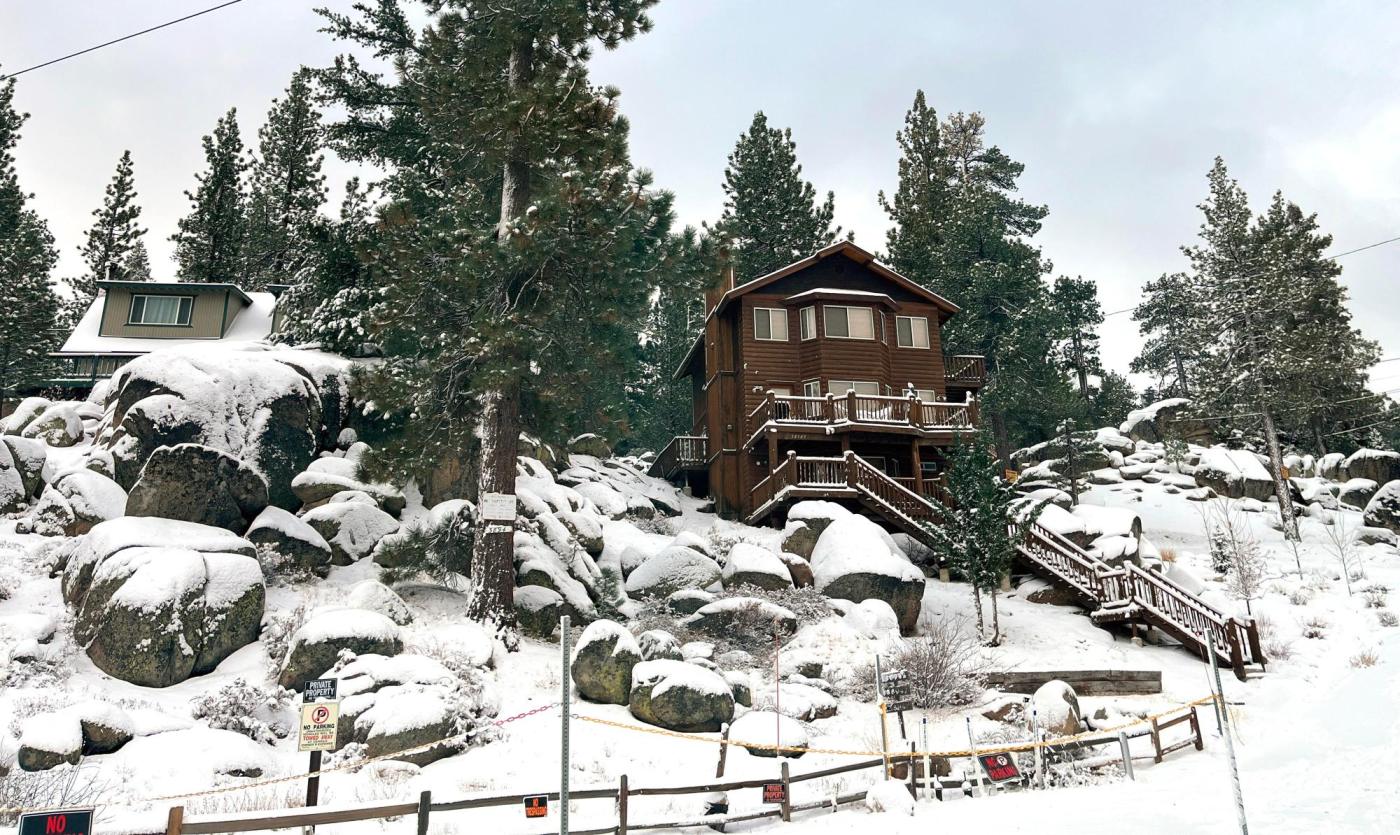 San Bernardino mountains see snow as high winds hit the Inland Empire 1 SBS L SNOW 0107 ER 8KdgIi