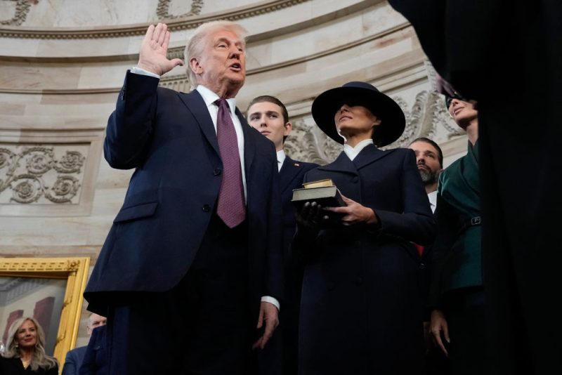 TrumpOathGettyImages 2194369503 e1737393743613 uflJRQ