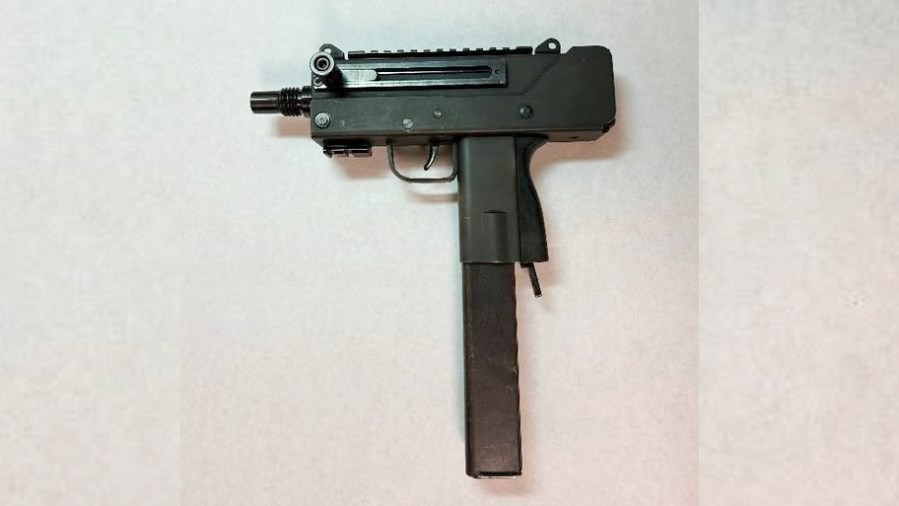 4 juveniles arrested after Brentwood mall armed robbery 1 brentwood police 4 juveniles arrested gun recovered 94UkBz