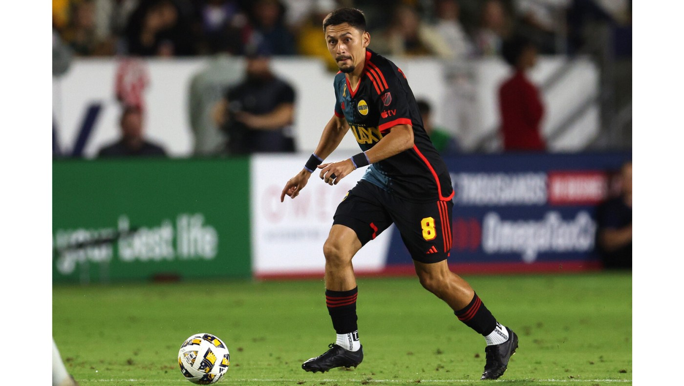 LAFC acquires midfielder Mark Delgado in first trade with Galaxy 1 imageedit 1 74181335 16x9 1 ETZ2mM