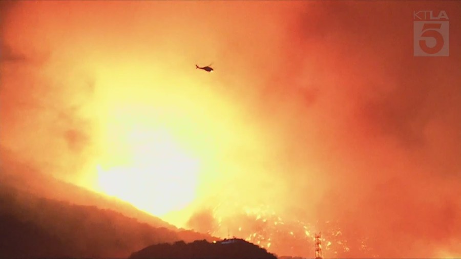 Palisades Fire begins moving towards San Fernando Valley, forcing new evacuation warnings for Saturday 3 snapshot 13 1 DfODiO