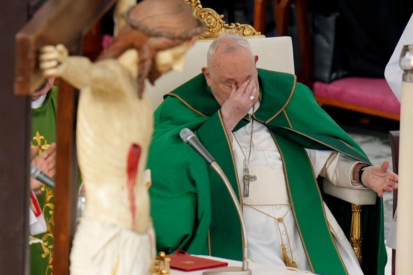 Pope rebukes Trump administration over migrant deportations, and appears to take direct aim at Vance 2 APTOPIX Vatican Pope 67958 c2T6lS