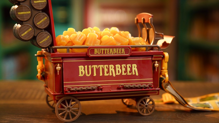 Butterbeer Season 2025 Butterbeer Cart Candies 7Fn96E