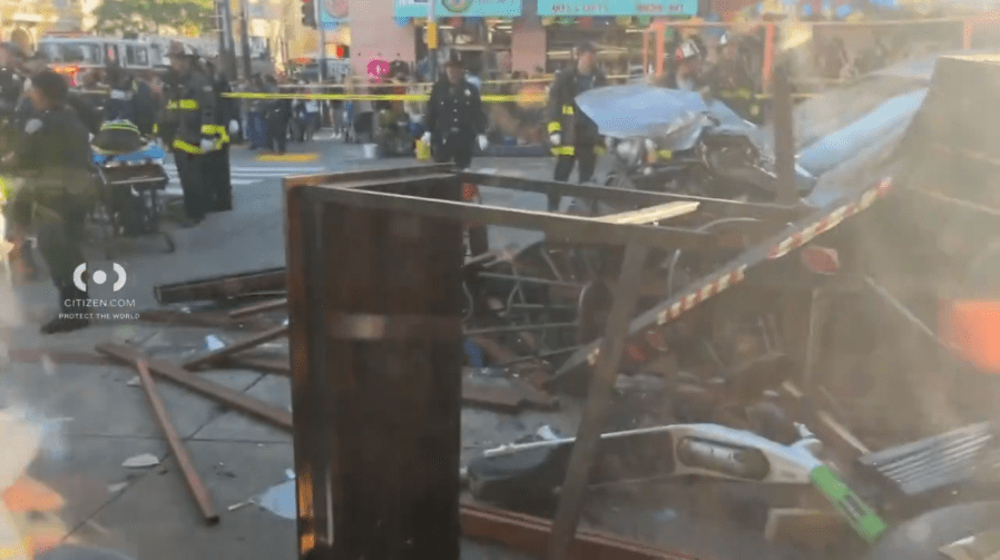 6 injured after car crashes into parklet in San Francisco 2 Capture 9f6e8b JPhDmi