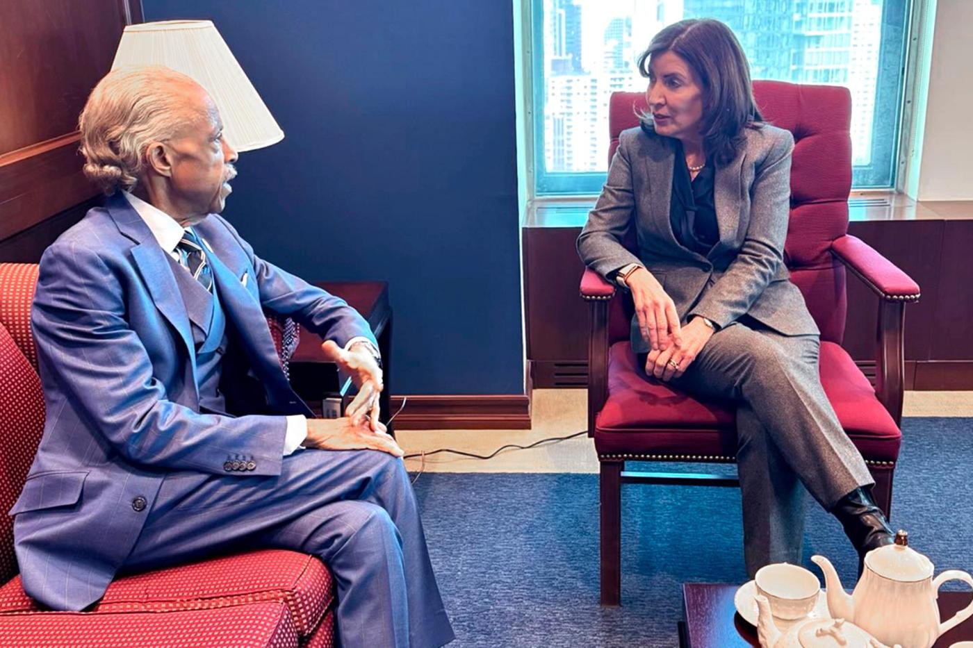 New York’s governor meets top political leaders as she weighs removing Mayor Eric Adams from office 1 NYC Mayor Investigations 21725 O2d2sL
