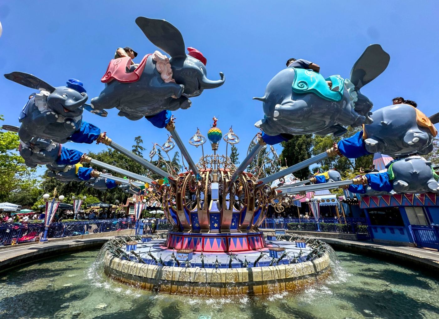 Disneyland visitors planning return trips ‘sharply down,’ report says 1 OCR L DISNEYLAND JG 69 SKgbhT