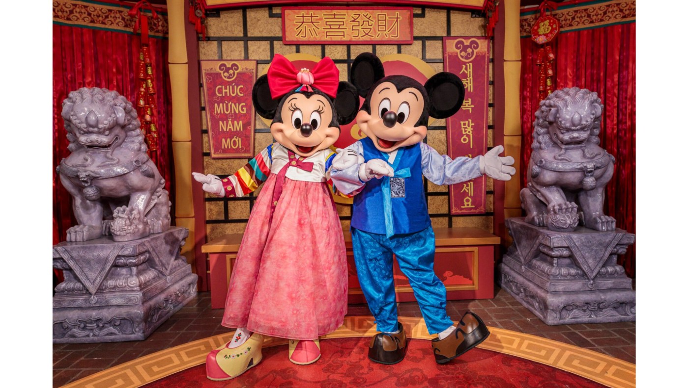 For first time, Mickey and Minnie wear Korean attire for Lunar New Year at Disney California Adventure 1 OCR L DISNEYLNY 0201 01 ROSpZm
