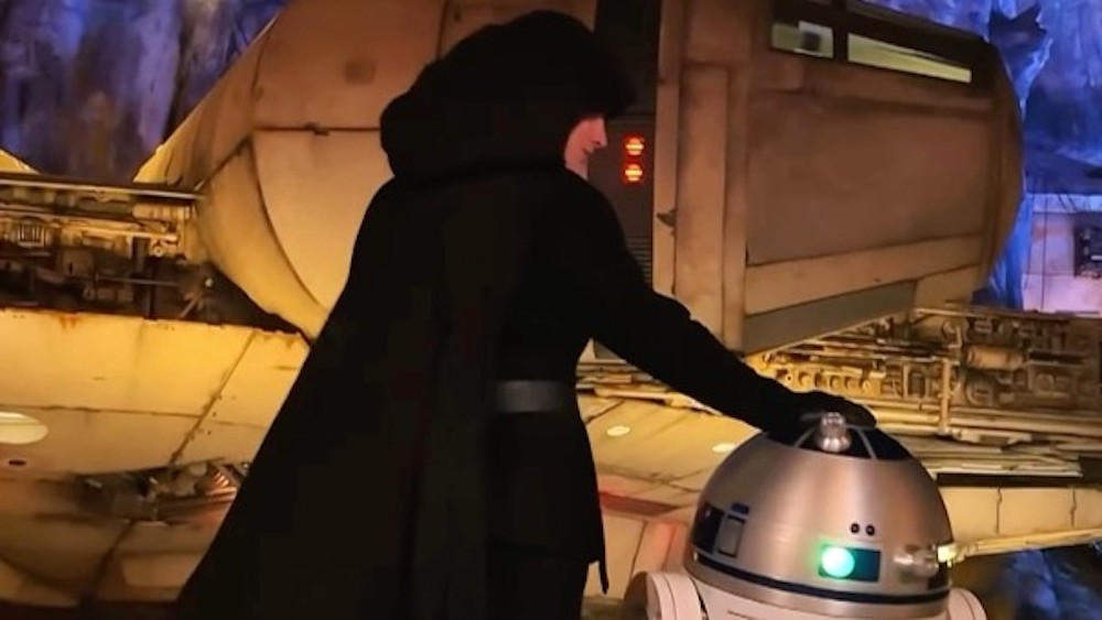 Disneyland drops strict Star Wars timeline in Galaxy’s Edge 6 OCR L GALAXYS EDGE LUKE SKYWALKER DISNEYLAND 0207 01 nJ0hWo