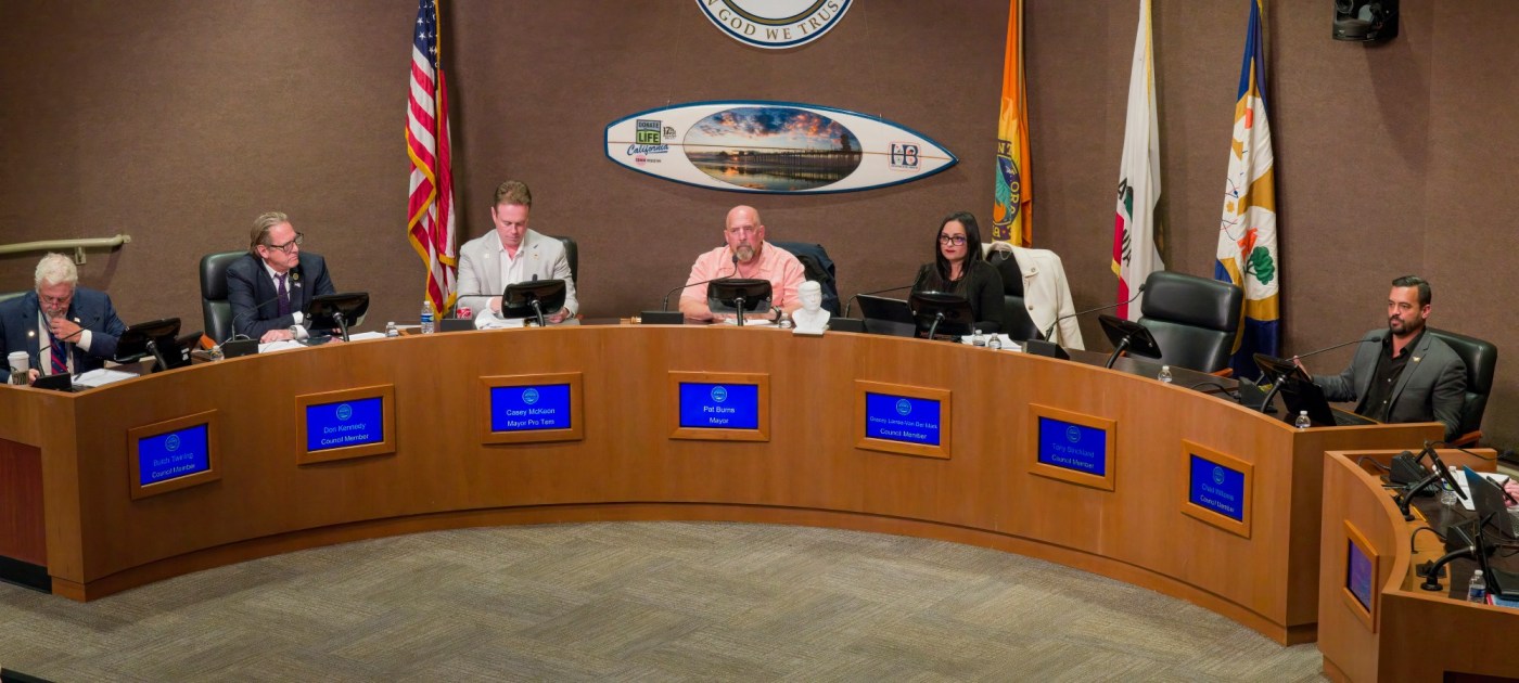 Huntington Beach will walk fine line and look to better coordinate with ICE on misdemeanor arrests 1 OCR L HBCOUNCIL 0123 10 LO 6f5m3l