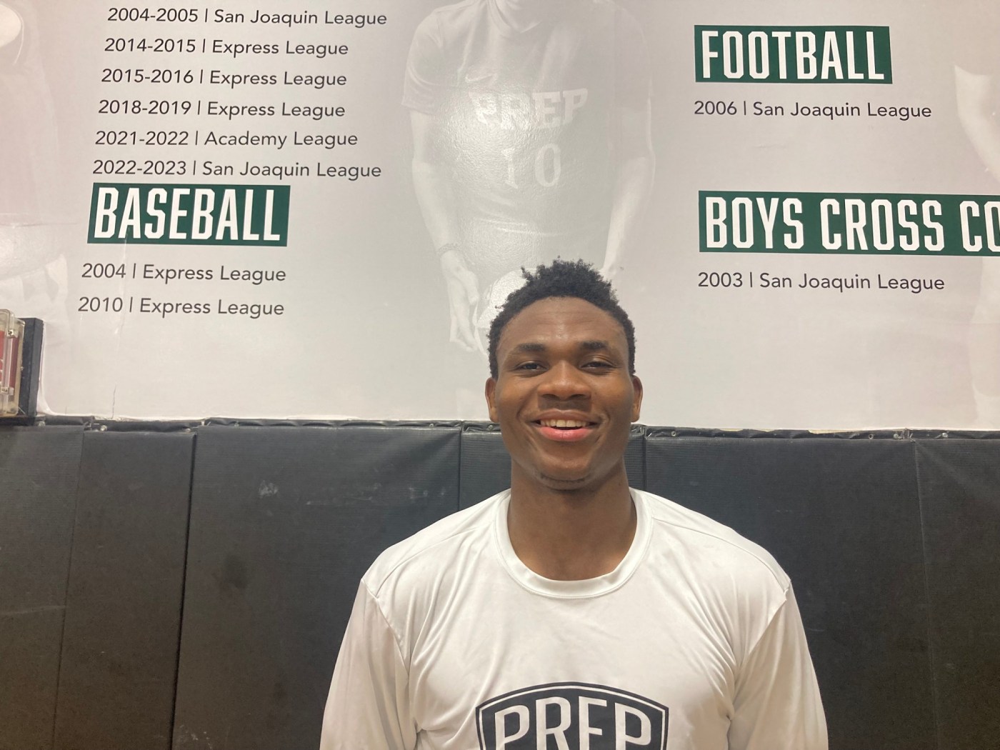 David Abisogun powers Fairmont Prep boys basketball past Riverside Poly in Division 2AA semifinals 1 OCR L HSBB FPREP 0222 7BM4uL
