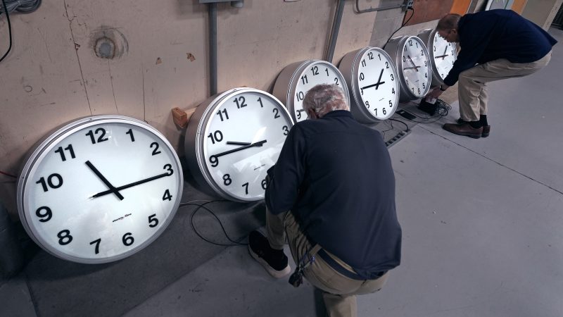 What if we didn't 'spring forward' when daylight saving time begins? 2 AP24304784651200 e1740090108204 TENEEJ