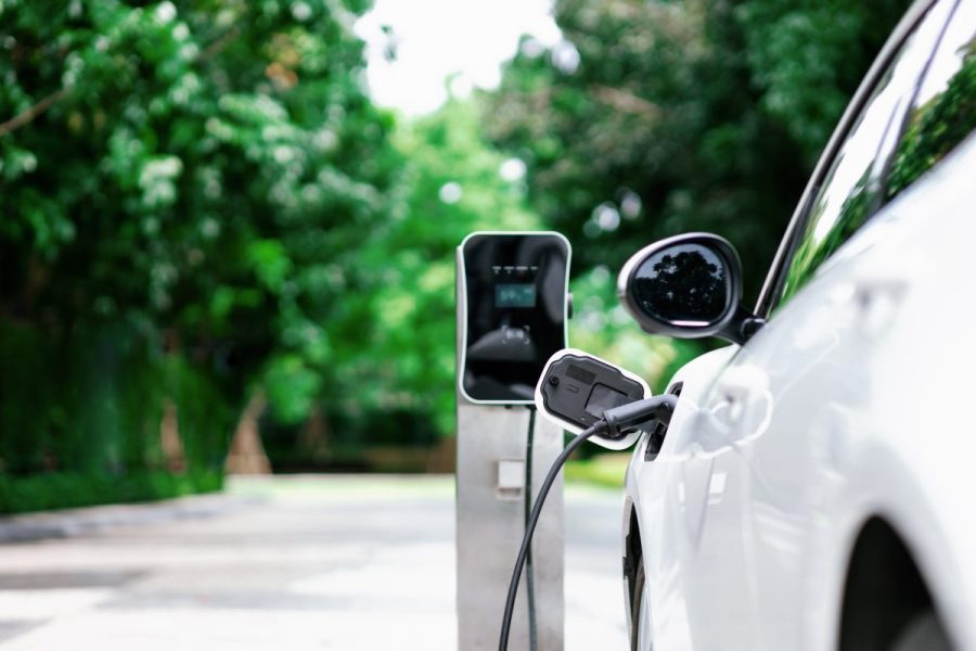 Newsom: California now has more EV chargers than gas nozzles 2 EV charging e1714151433241 Bs6q1z