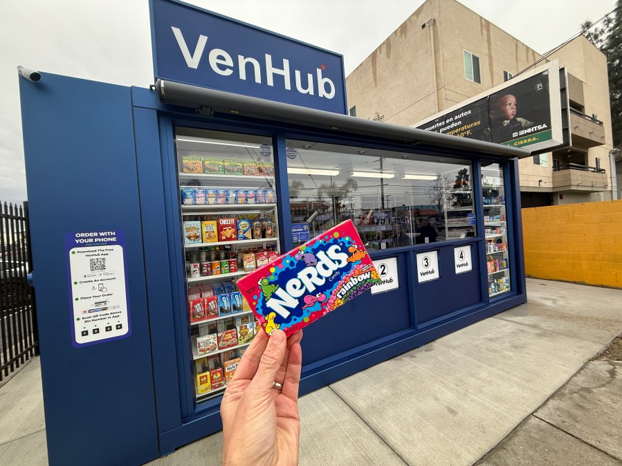 Robots run this convenience store 24/7 7 IMG 6004