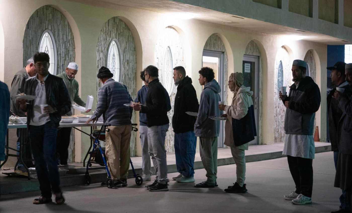 During Ramadan, Southern California Muslims come together in prayer amid political turmoil 15 OCR L RAMADAN 030311 NGuXkE