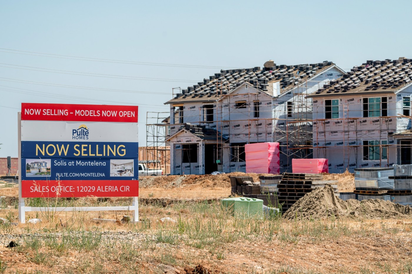 Spec homes sitting on the market pose risk of economic drag 2 OCR Z SPEC HOMES 0330 0BFYik
