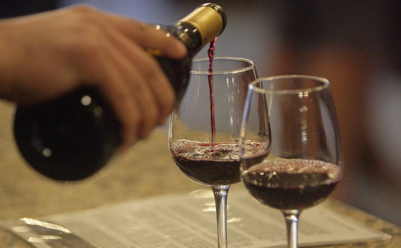 RPE L VDAY WINE 0209 cb2077 F9aV9O