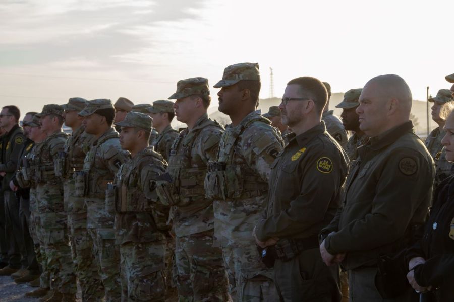 More National Guard members authorized to arrest migrants 3 Texas National Guard Swearing In 3 vIdL34