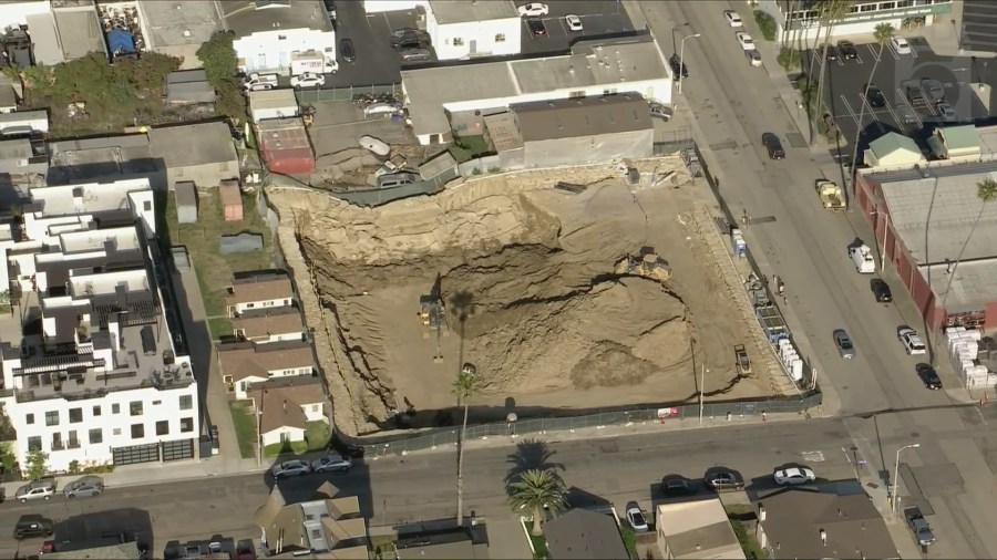 Ventura sinkhole 3 dJTMTc