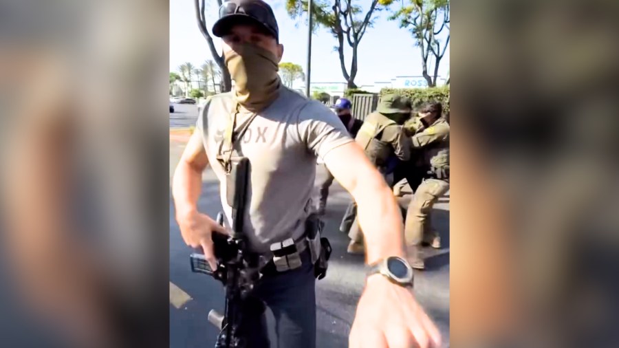 'He's a U.S. citizen!' ICE seen in violent arrest of L.A. County man 7 Pico Rivera ICE arrest 4 oQ8vna