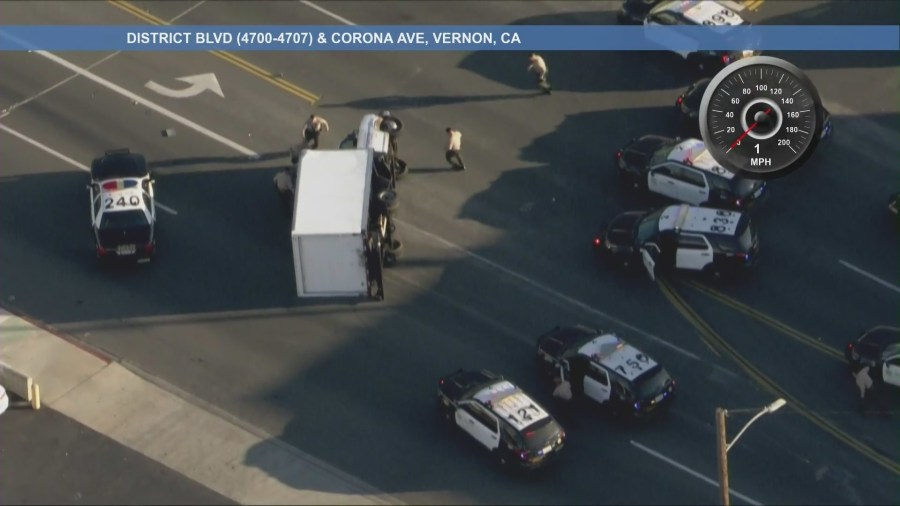 Box truck pursuit crash 2 UlIRye