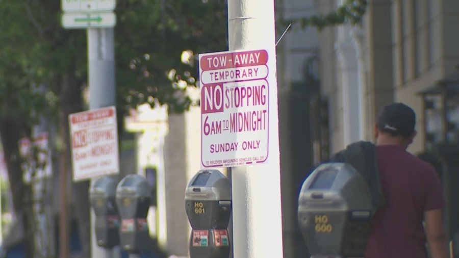 Parking nightmare erupts as Oscars spark towing frenzy 1 Oscars towing signs Hollywood 3q441m