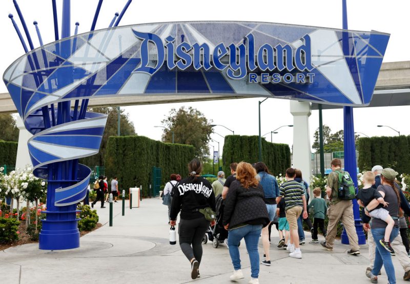 Garden Grove to launch new shuttle service to Disneyland Resort 1 disneylandentranceGettyImages 1484908514 e1725997154558 FkEJbH
