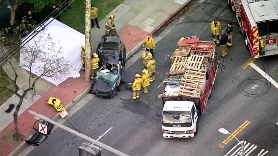 boyle heights car into pole fatal 4ZAarU